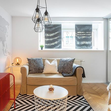 Modern Studio Near British Square Zagreb Bagian luar foto