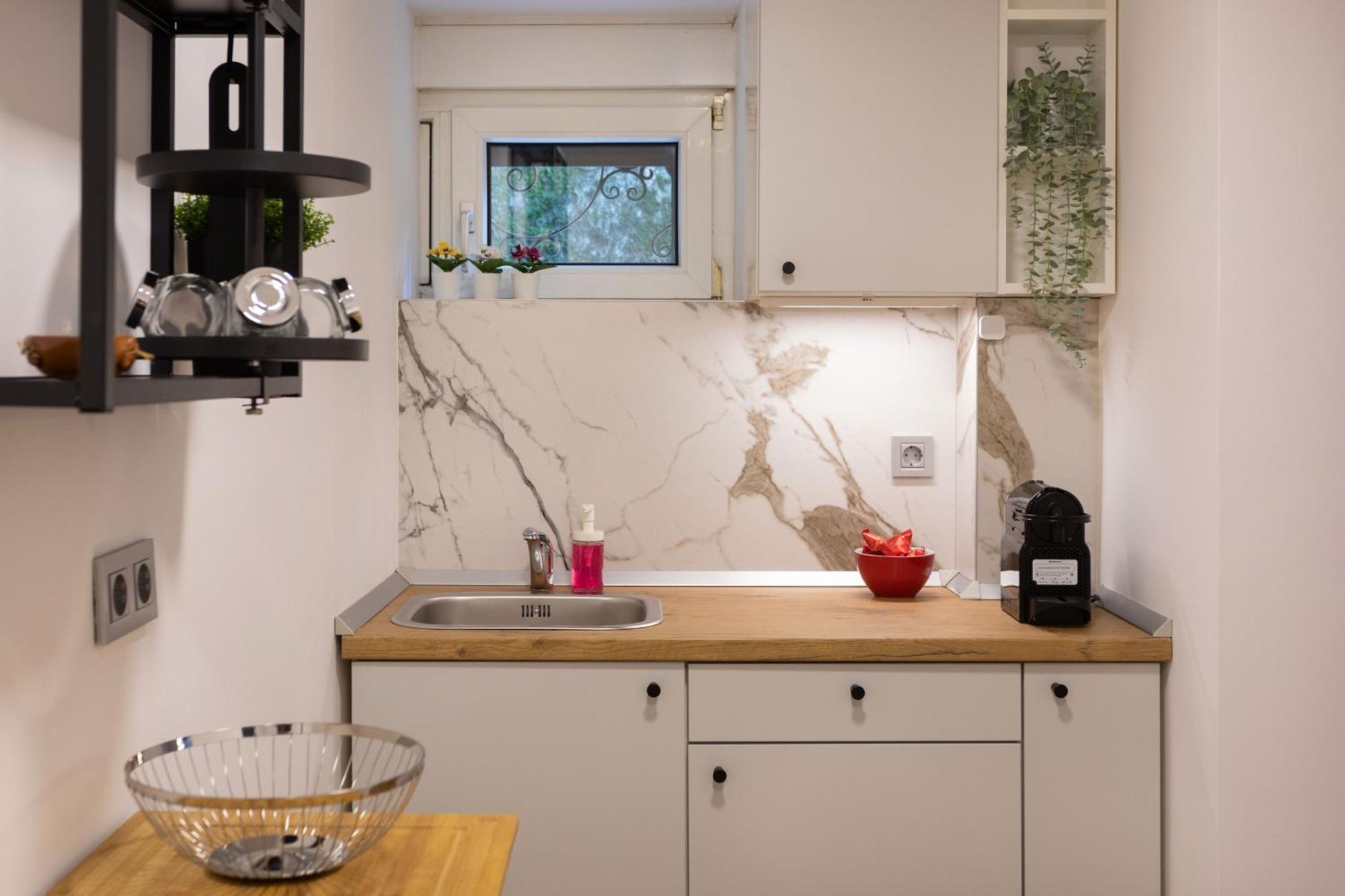 Modern Studio Near British Square Zagreb Bagian luar foto