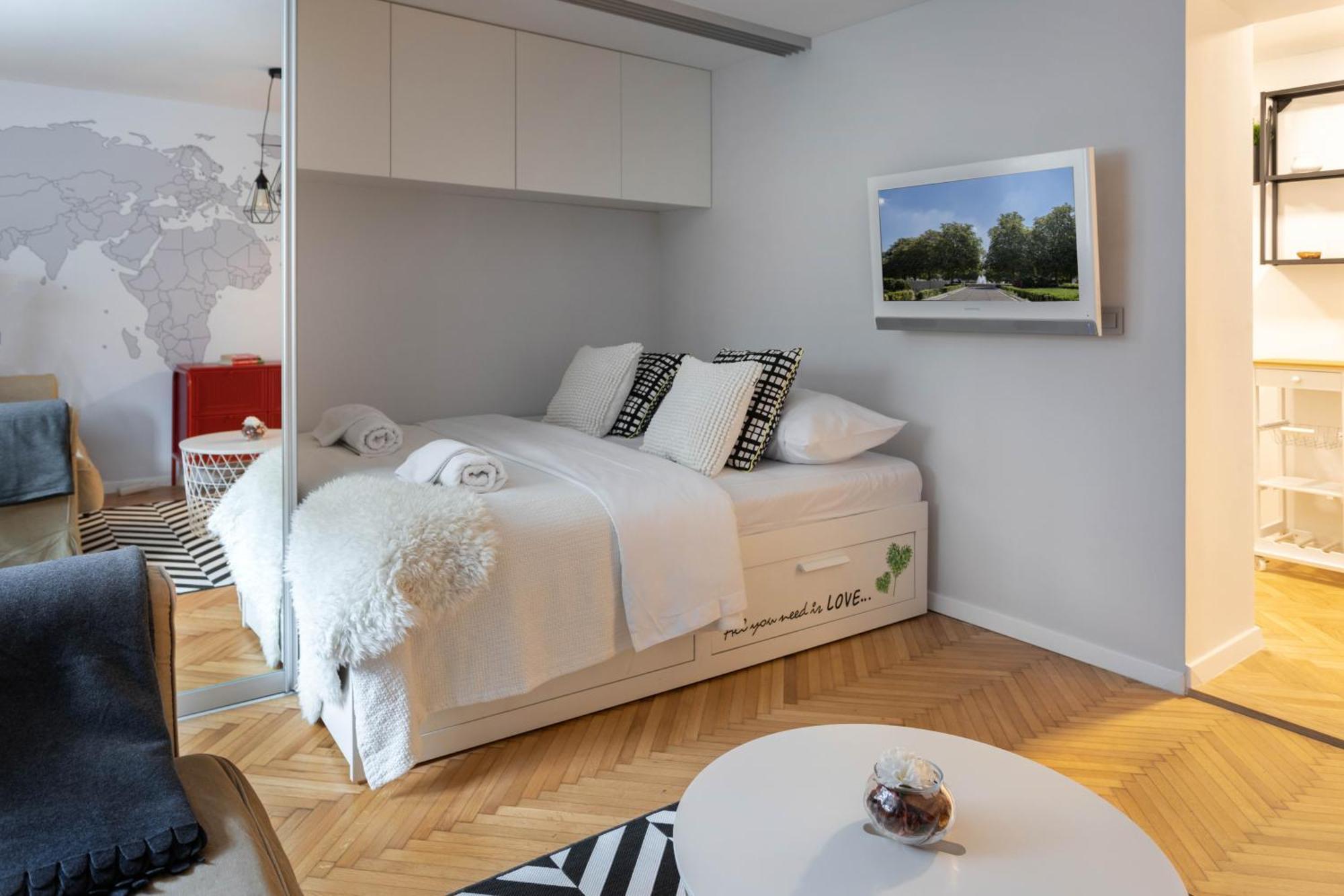 Modern Studio Near British Square Zagreb Bagian luar foto